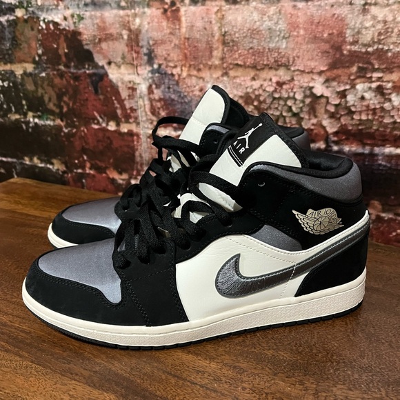 Nike Other - PREOWNED EXCELLENT CONDITION Nike Black Grey and White JORDAN 1’s Sneakers